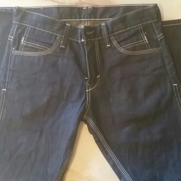 Levi Strauss - Picture 5 of 7